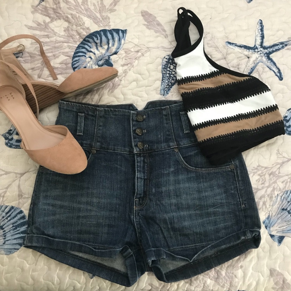Carmar High-Waisted denim shorts